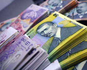 With interest of over 9% for lei, double compared to foreign currency. Credit in lei of companies collapsed in August